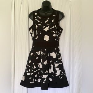 Banana Republic Dress Black w/ White Abstract Pattern Lined Sleeveless Size 6